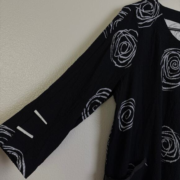 Ali Miles Tunic Top Large Womens Black Shirt Floral Scribble Art Contrast Button - Picture 8 of 8